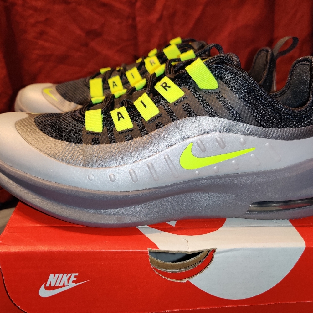 Nike Air Max Axis